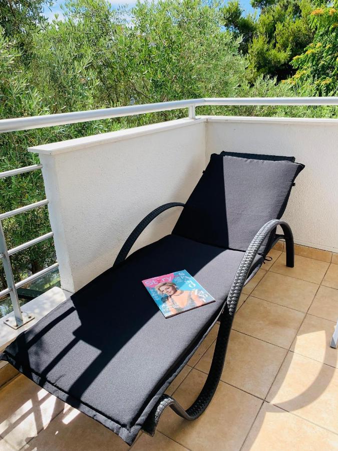 Ivana Apartment With Terrace Novalja Exterior photo